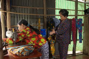 Xúc động với ước mơ nhỏ bé suốt 17 năm của người phụ nữ khuyết tật