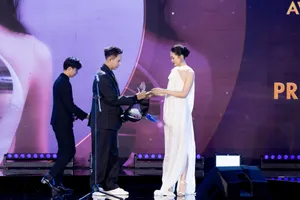 Hoa hậu Tiểu Vy vinh dự đoạt giải Pretty Lady tại Đẹp Awards 2023 