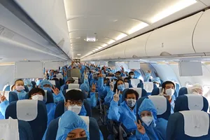 Người Đà Nẵng nói lời cảm ơn khi lên chuyến bay về nhà từ vùng dịch TP.HCM 