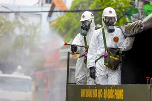 Chùm ảnh: Ngày đầu tiên Quân đội phun khử khuẩn toàn TP.HCM