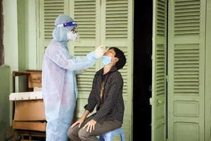 Người dân vùng nguy cơ cao được xét nghiệm COVID-19 tại nhà