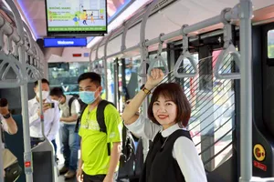 Chùm ảnh: Cận cảnh bên trong tuyến xe buýt điện đầu tiên tại TP.HCM