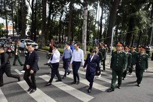 TP.HCM: Rất đông người dân đến Hội trường Thống Nhất để viếng Tổng Bí thư Nguyễn Phú Trọng