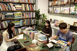 Ở Sài Gòn có quán cà phê 'trả công' cho người đọc sách