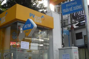 Dân lao đao vì cây ATM cũng nghỉ tết