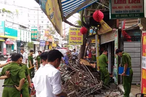 Cháy tiệm đồ cưới 3 người tử vong, nghi do chập điện