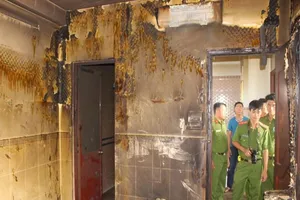 4 người bỏng nặng do dùng xăng lau nhà còn hút thuốc