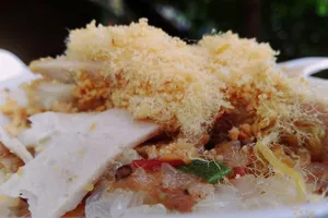 Tiệm xôi cay gần 50 năm vừa ăn vừa khóc ở TP.HCM