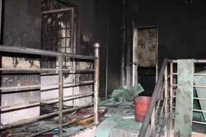 Hai cô gái thông minh thoát khỏi căn nhà cháy