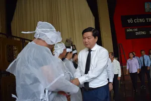 Dòng người xếp hàng viếng ông Dương Đình Thảo