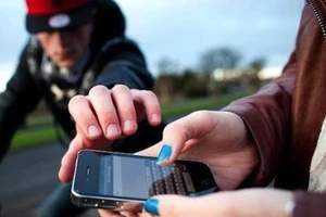 Tên cướp giật bị quần chúng bắt trong chiều 30 Tết