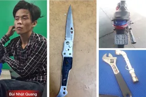 Đạp đầu xe, dùng dao đâm liên tiếp trinh sát đặc nhiệm
