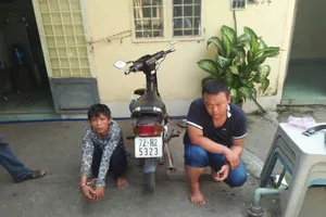 Bị dí tới cùng, cướp vung dao chém đặc nhiệm tới tấp