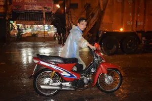 Bình Thạnh có con đường 'hễ mưa là ngập, phát mệt'