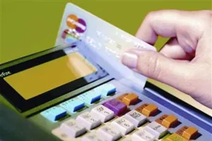 Nhóm người Trung Quốc mua iPhone bằng thẻ tín dụng giả