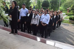 'Trước Tết còn thấy bác hỏi thăm mọi người, vậy mà...'