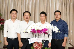 Nhiều đơn vị chúc mừng báo Pháp Luật TP.HCM nhân ngày báo chí