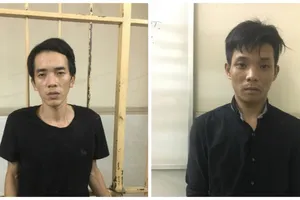 Hình sự truy đuổi 2 kẻ cướp giật qua nhiều tuyến đường 