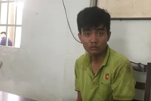 Dùng roi điện cướp xe tài xế Grab rồi trốn vào rừng lau