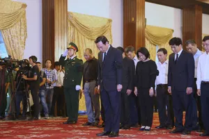 Dòng người đến viếng Chủ tịch nước Trần Đại Quang ở TP.HCM