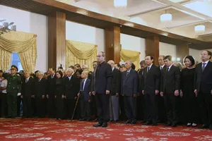 Ông Nguyễn Thiện Nhân ghi những dòng xúc động trong sổ tang