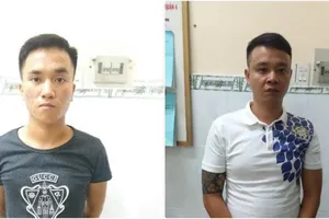 Tìm ra nhóm người tạt sơn đỏ, mắm tôm để đòi nợ ở quận 4 