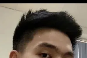 Hot boy gạ nhiều nam thanh niên vào khách sạn trộm xe 