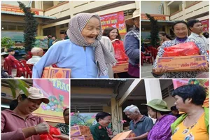 ‘Tết đến, ai chẳng muốn được về nhà….’