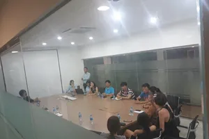 Dân Galaxy 9 họp khẩn, yêu cầu công khai hình kẻ sàm sỡ bé gái