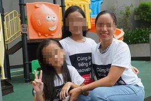 Dân Galaxy 9 mặc áo đồng phục lên án hành vi sàm sỡ bé gái 