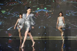 Hoa hậu biển Linh Trang lấn sân làm ca sĩ