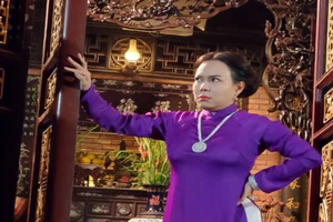 Cảnh báo: Mạo danh nghệ sĩ Việt Hương bán hàng nhái, kém chất lượng