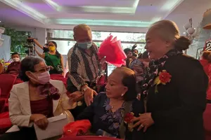 Nghệ sĩ cải lương Hồng Nga hiện tại ra sao sau khi tiêm 4 mũi vaccine?