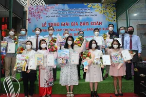 Báo Tuổi trẻ dành giải nhất Bìa báo xuân Nhâm Dần 2022