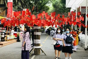 Giới trẻ Sài Gòn háo hức với ‘Toa tàu tương lai’ rực rỡ ở Đường sách 