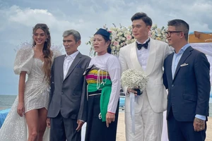 Vợ của thủ môn Bùi Tiến Dũng là ai?