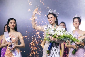 Hoa hậu Du lịch Lý Kim Thảo nói gì về tin đồn mua giải?