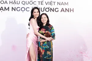 Hai người phụ nữ sau ánh hào quang của Á hậu Phương Anh