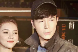 Cô gái xinh đẹp xuất hiện cạnh Nathan Lee đi về tận nhà riêng là ai?