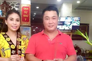 Lý Hùng, Lý Hương tổ chức giỗ Tổ Sân khấu tại nhà