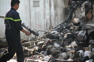 Xưởng dệt cháy lớn, một công nhân tử vong 