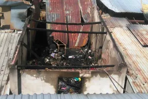 Lửa lớn thiêu rụi căn nhà vắng chủ