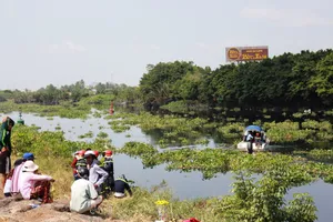 Nhảy xuống sông cứu bạn, thiếu niên bị nước cuốn trôi
