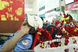 Những giấc ngủ mê ở bến xe ngày giáp Tết