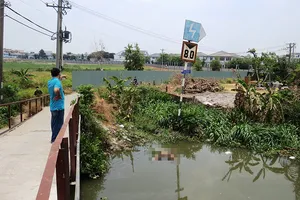 Bàng hoàng phát hiện thi thể cô gái trẻ trôi trên sông Sài Gòn