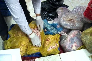 Phát hiện cơ sở làm giả thịt đặc sản từ thịt heo ở TP.HCM