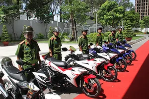 1 doanh nghiệp tặng công an TP.HCM 100 mô tô phục vụ săn bắt cướp