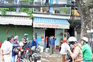 Nổ acid ở chợ Kim Biên, 5 người bị thương