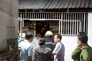 Cụ bà trên 70 tuổi bỏng nặng trong căn nhà cháy