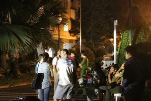 Một người Mỹ 'cố thủ' trong chung cư